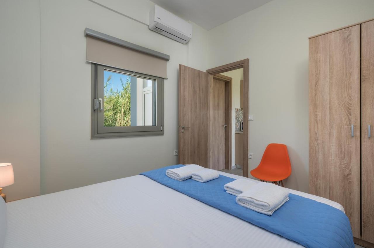 Sea Breeze Apartments คอลิมวาริออน ภายนอก รูปภาพ