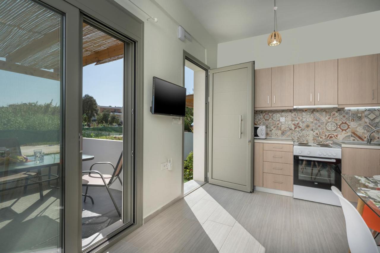 Sea Breeze Apartments คอลิมวาริออน ภายนอก รูปภาพ